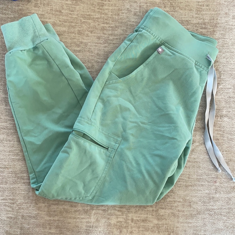 FIGS Zamora Joggers S/P in Jade